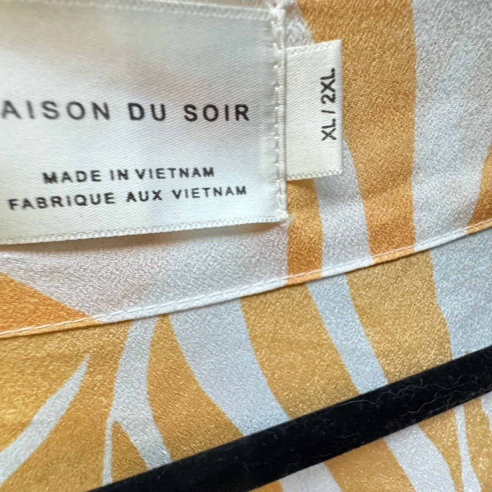 Maison du Soir Magnolia Luxe Robe size XL/2XL NWOT